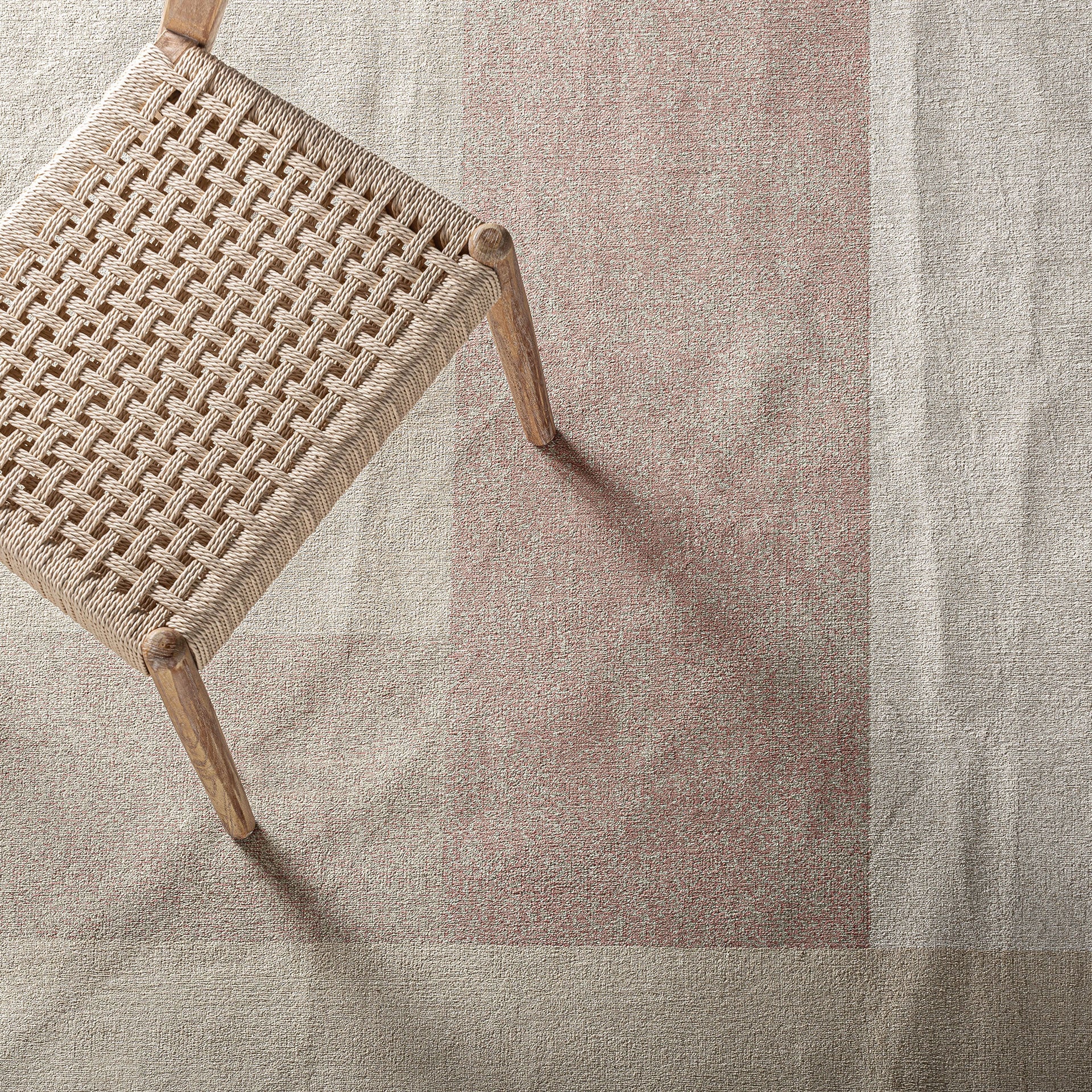 The Idara Carpet — modern rug in viscose blend from Laiyahome