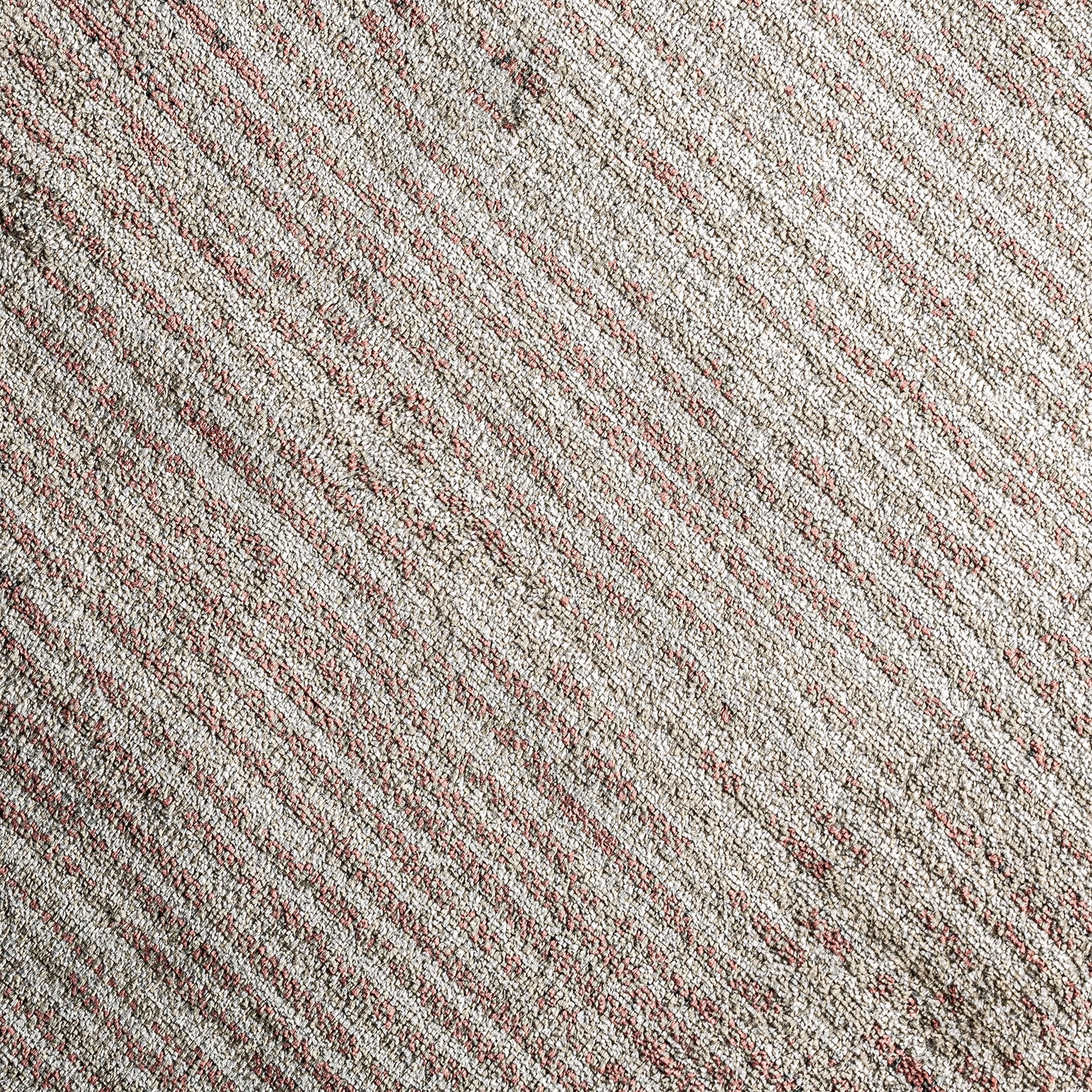 The Ilse Carpet — modern rug in viscose blend from Laiyahome