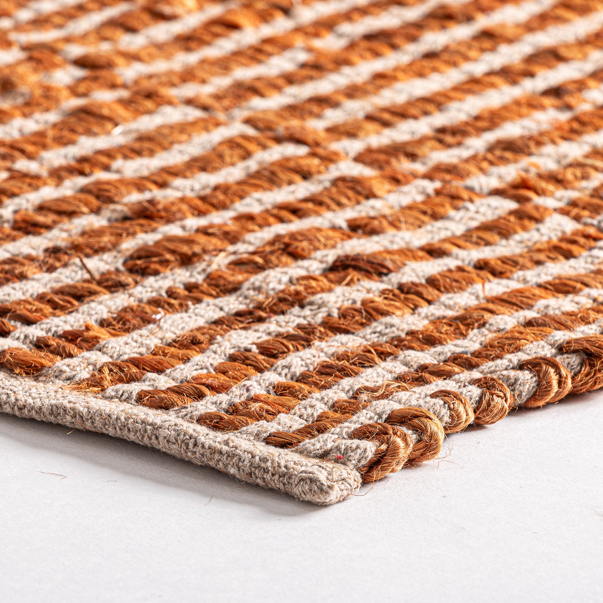 The Kalhid Carpet — boho-modern rug in natural jute from Laiyahome
