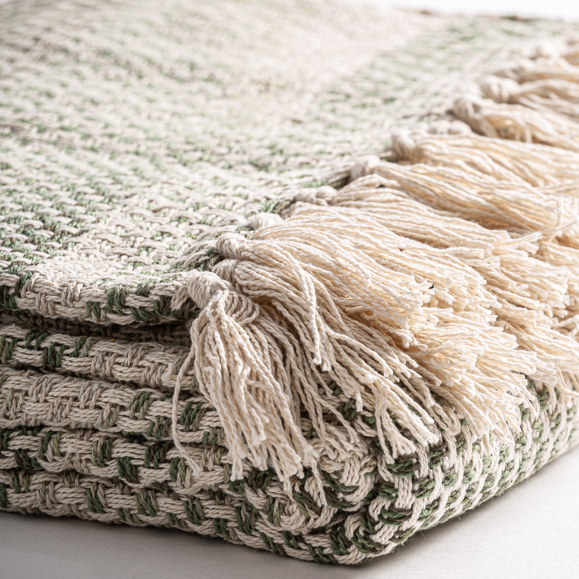 The Esarhe Plaid — classic throw in natural cotton from Laiyahome