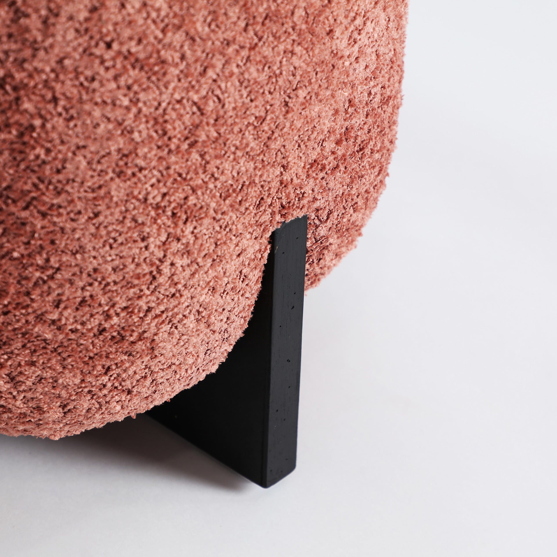 The Lemuy Footrest — contemporary pouffe in high-performance polyester from Laiyahome