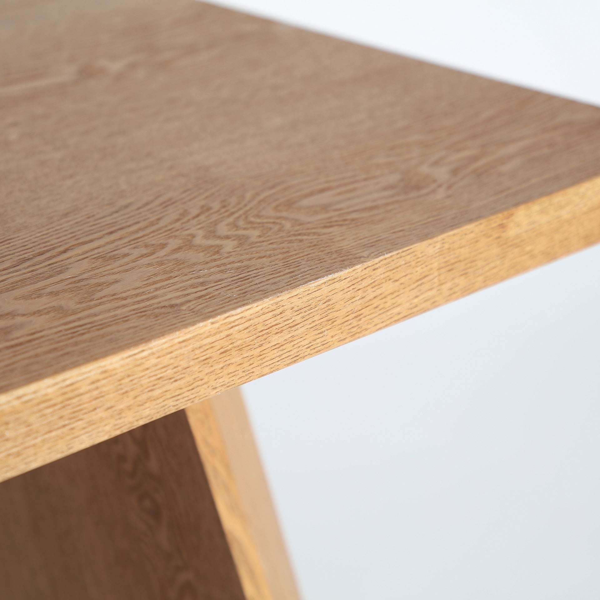 The Lauzerte Desk — Scandinavian desk in engineered wood with veneer finish from Laiyahome