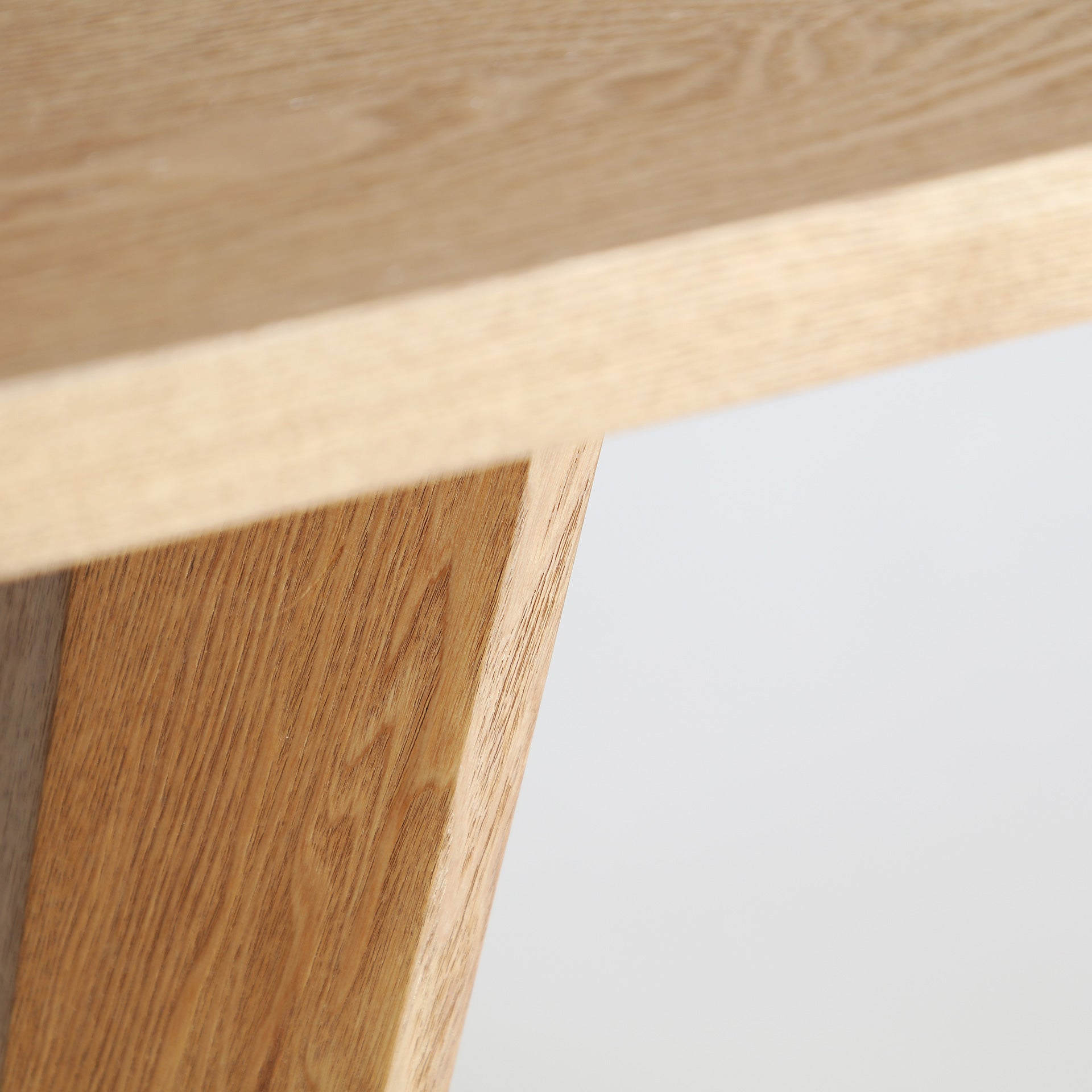 The Lauzerte Desk — Scandinavian desk in engineered wood with veneer finish from Laiyahome