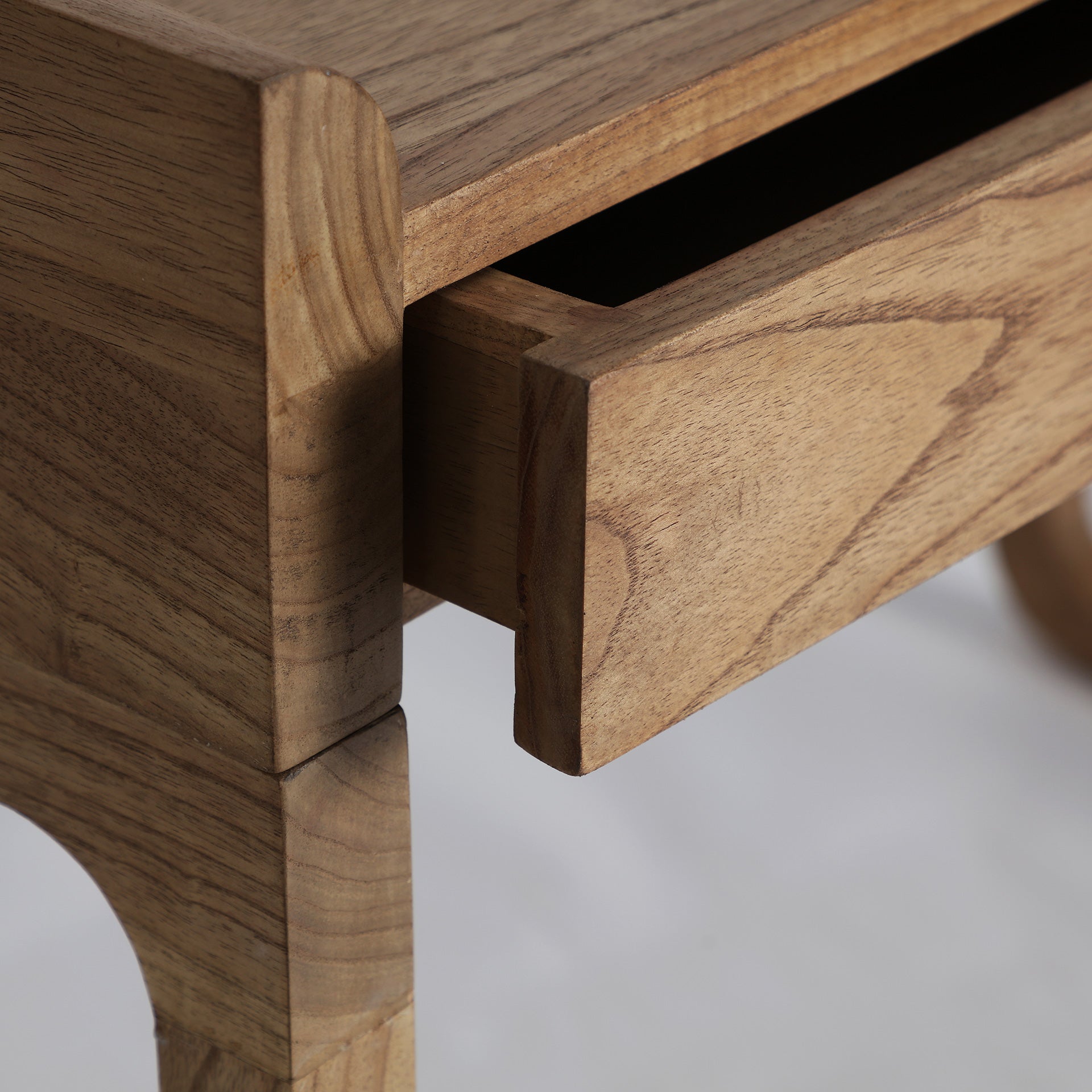 The Lecce Desk — Scandinavian desk in solid mindi wood from Laiyahome