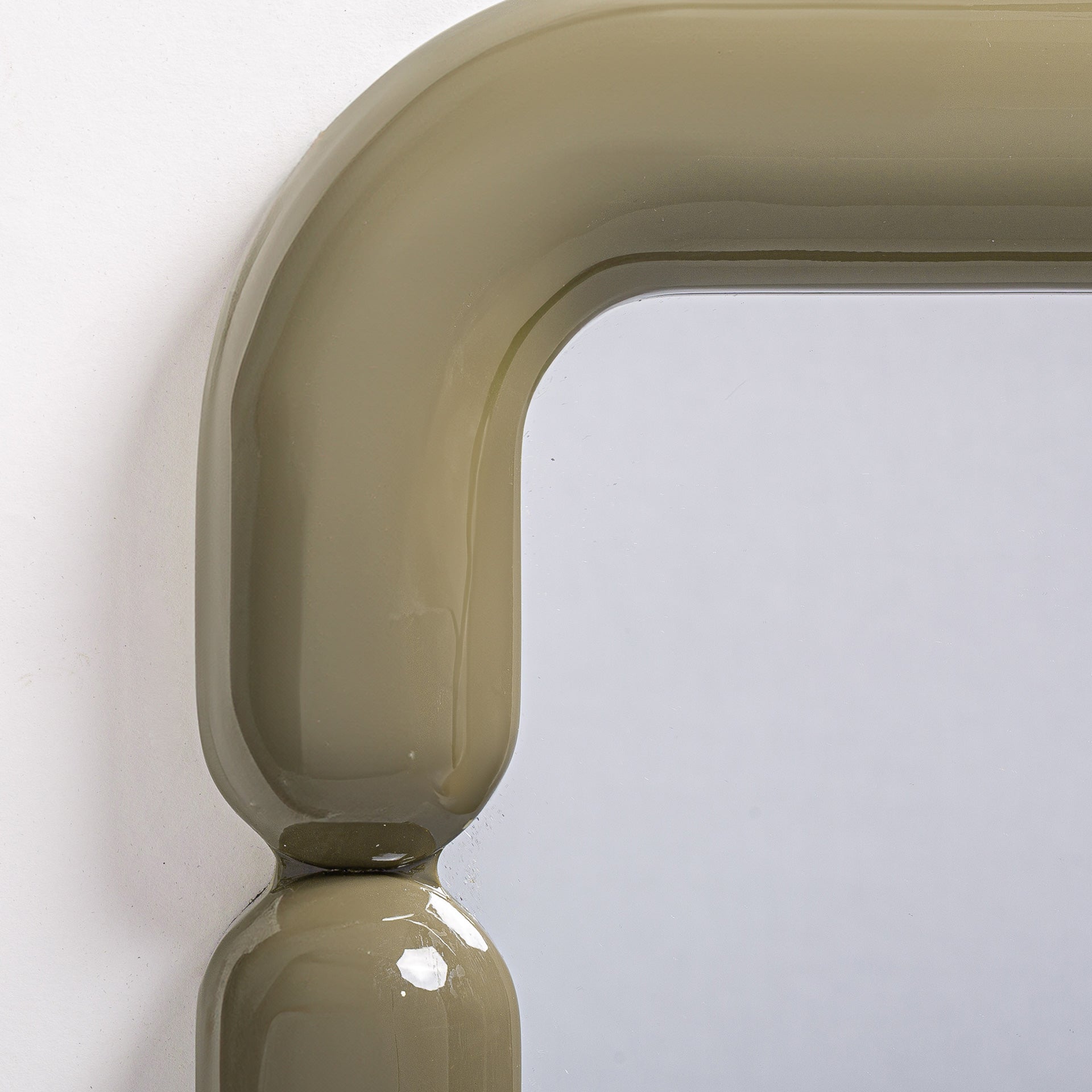 STAGE FLOOR MIRROR in a modern interior setting