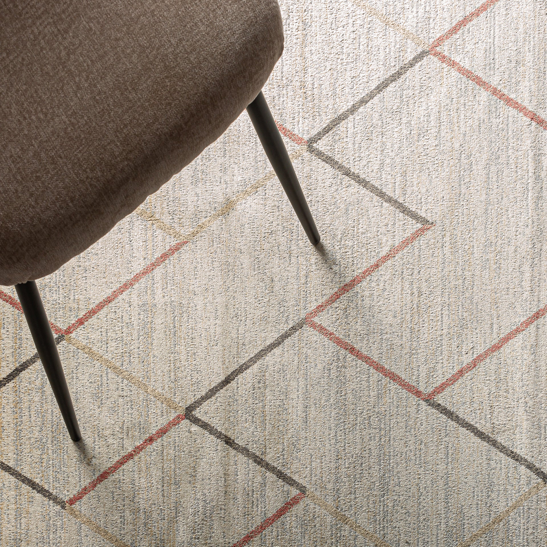 The Kadra Carpet — contemporary rug in high-performance polyester from Laiyahome